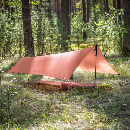 Tarp do spania na ziemi Lesovik ZMORA terra rosa